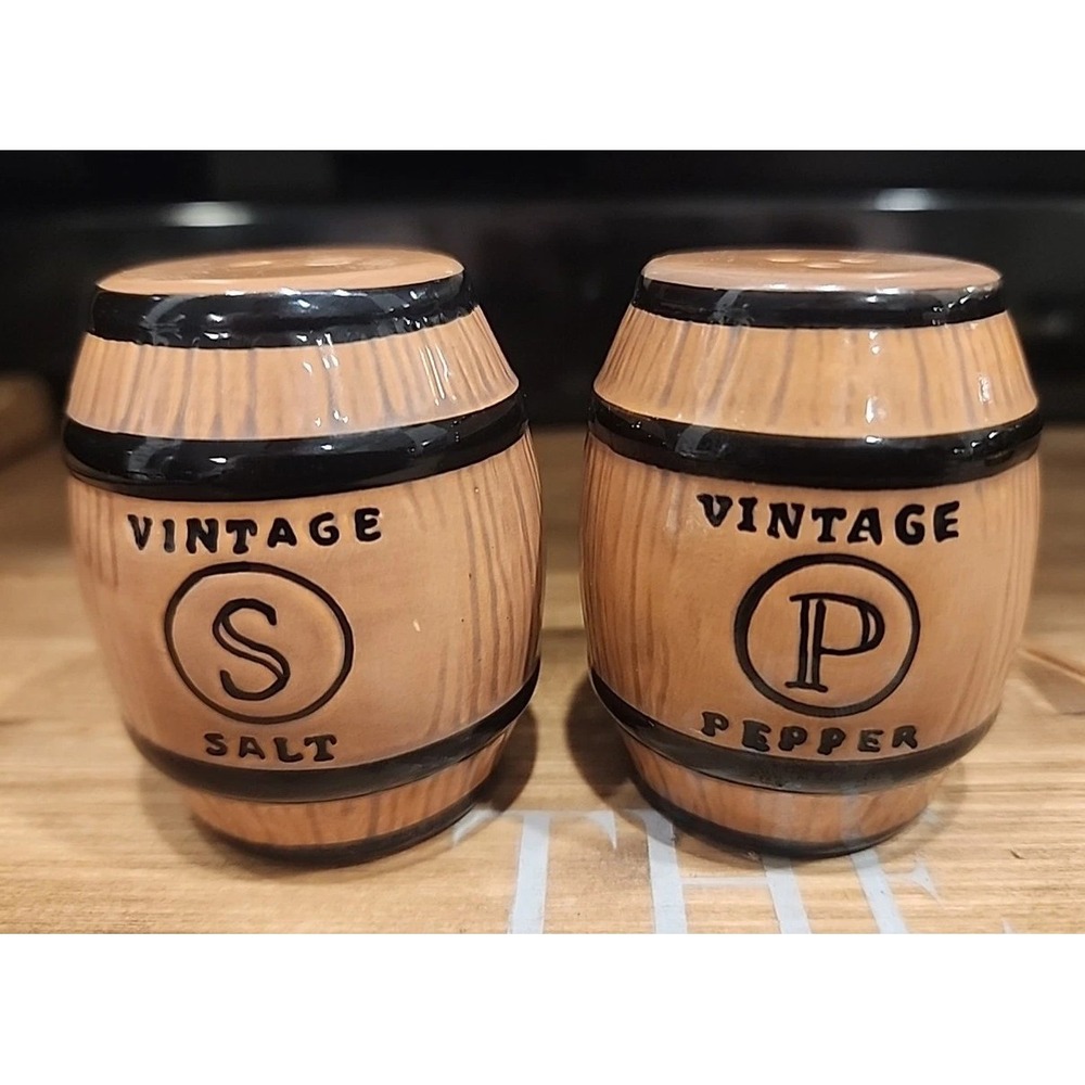 Mini Vintage Wood Barrel Salt And Pepper‎ Shakers